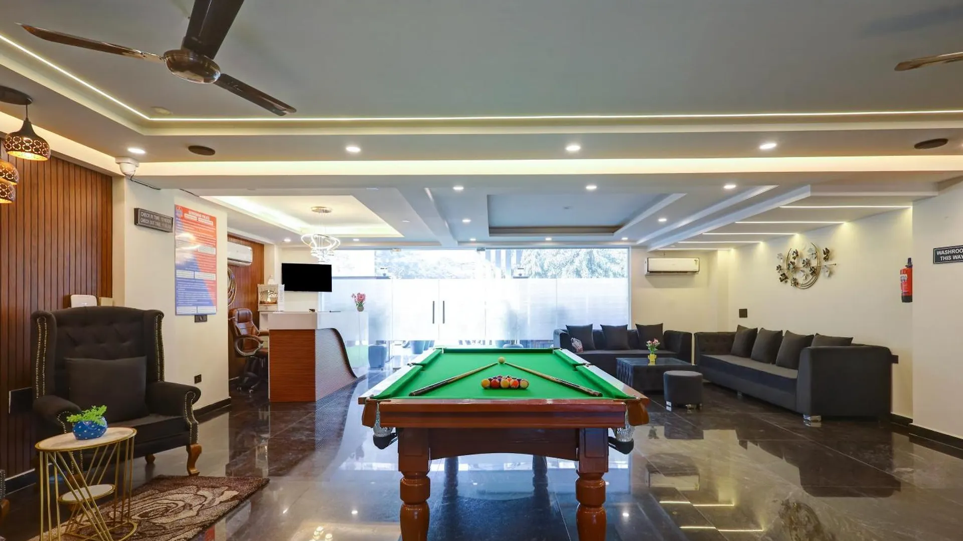 ***  Hotel Royal Residency - Medanta Gurgáon India
